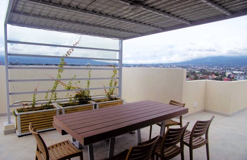 Hatillo Condo | Condo w/washer & dryer & free indoor parkng in San José, Costa Rica