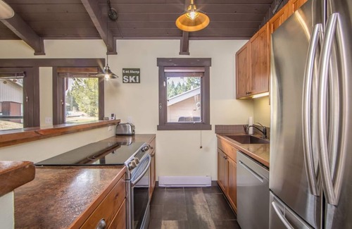 Big Sky Meadow Village House | Condo with community hot tub & spectacular location - Glacier Family Retreat