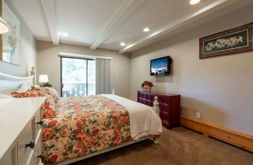Vail Apartment | Condo with Outdoor Heated Pool and Free WiFi
