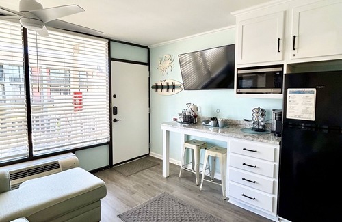 Ocean Isle Beach Condo | Condotel- 2nd Floor, Close to it ALL!