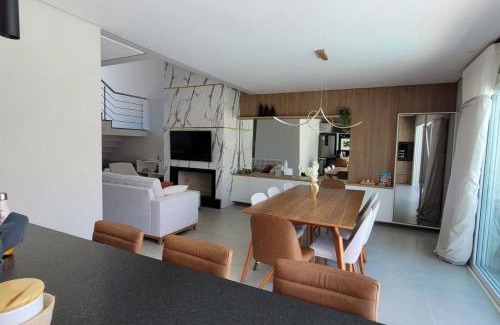 Xangri-La House | Confortável casa em condomínio, um retiro para descanso!