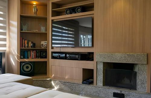 Bigorrilho Apartment | Conforto e Espaço para Família, 2 vagas, WiFi 500m