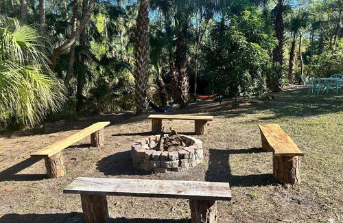 Jupiter Cottage | Connect with Nature at Headwaters Retreat in Jupiter Farms
