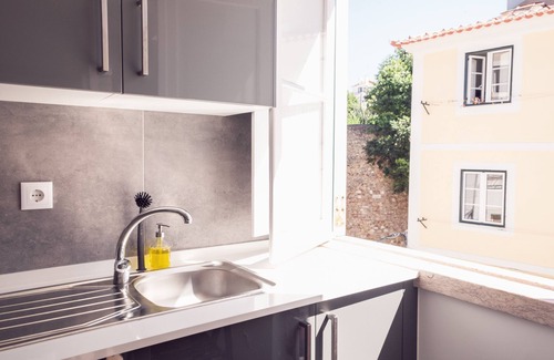 Santa Maria Maior Apartment | Conqvistador Apartment varanda 2