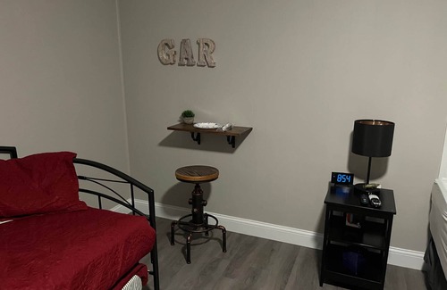 Quitman Hotel | Contact less checkin -Gar Getaway- Room 8