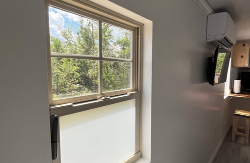 Fountain Apartment | Container Glamping With Nature Views/Jacuzzi/WIFI/FirePit