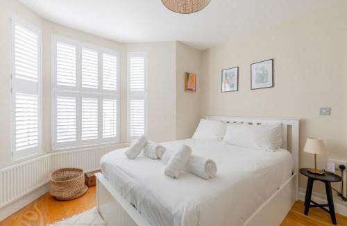 Leabridge Apartment | Contemporary 2BD Cottage-Style Flat Hackney