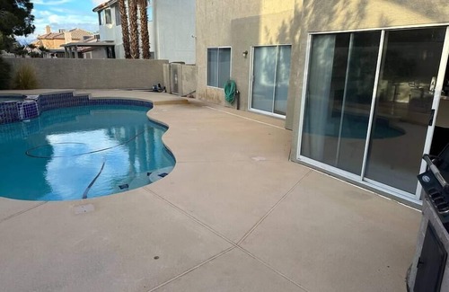 Las Vegas House | Contemporary City Haven, Luxurious Comforts