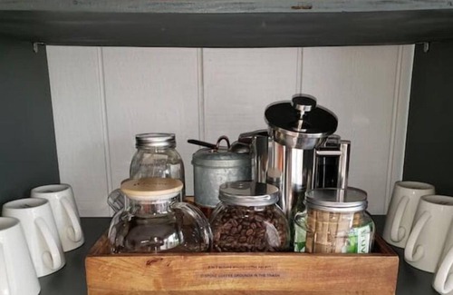 Suffield House | Contemporary Cottage, Views, 15mins BDL Int. Wi-fi