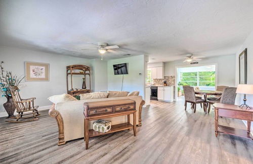 Pine Ridge House | Contemporary Gem w/Sun Room in Beverly Hills!