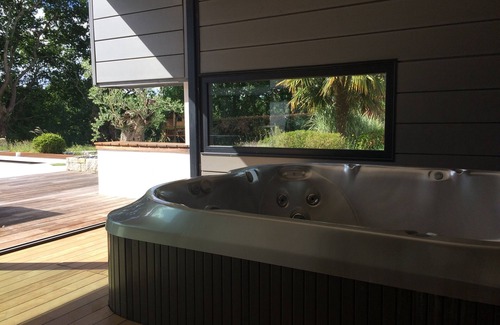 Locmine House | Contemporary house with swimming pool, jacuzzi and gym.