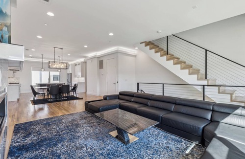 Farmers Branch House | Contemporary Luxury Smart Home with Rooftop Oasis