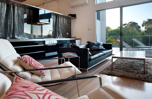 Daylesford Villa | Contemporary luxury accommodation specially designed for romantic escapes.