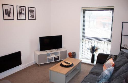 Wolverhampton Apartment | Contemporary near city apartment, free parking and wifi, perfect for contractors