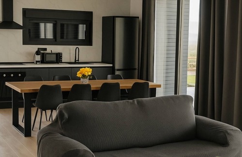 Pozo Alcon Cottage | Contemporary property with private pool and spectacular views in Andalusia