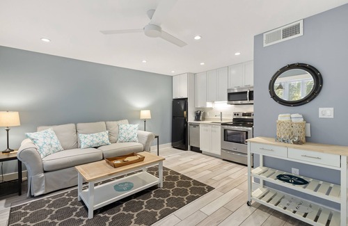 Kiawah Island Condo | Contemporary Seascape Villa, Popular Kiawah West Beach, 1BR, Steps to Beach!