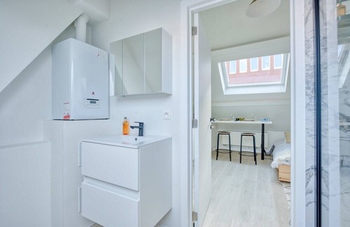 Kunstenkwartier Apartment | Contemporary Studio with Easy City Access