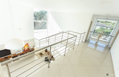 Estancia das Flores House | Contemporary style house with 4 suites and 6 bathrooms in gated community