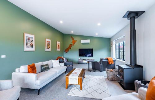 Albert Town House | Contemporary Thyme Cottage