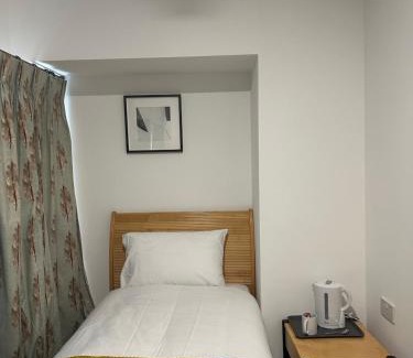 Hull Hotel | Continental Hotel with access to shared kitchen