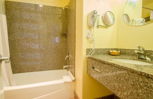 Westside Santa Cruz Hotel | Continental Inn