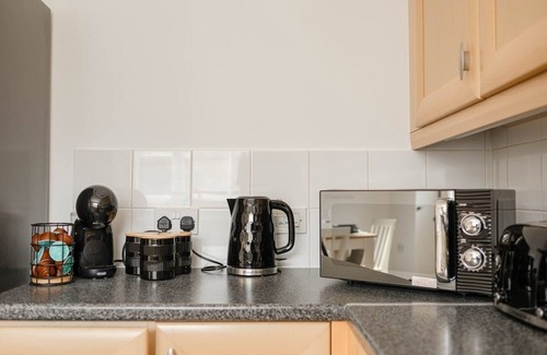 Ipswich House | Contractor 3 Bed Home | Sleeps 9