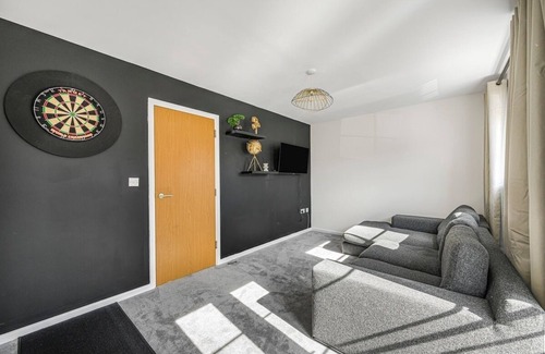 Ipswich House | Contractor 3 Bed Home | Sleeps 9