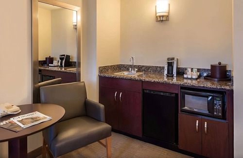 O'Hare Hotel | Convenience & Comfort! w/Airport Shuttle Service, Pet-friendly Property!