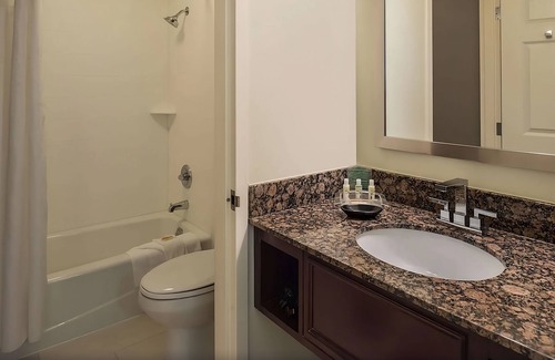 O'Hare Hotel | Convenience & Comfort! w/Airport Shuttle Service, Pet-friendly Property!