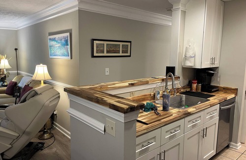 Athens Condo | Convenient 3 bed 2 bath condo near Memorial Park, Five-points, & UGA in Athens