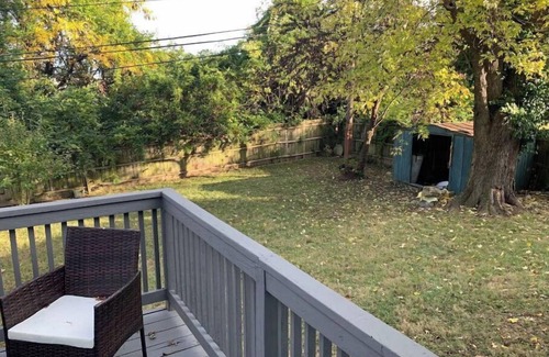 Maryland Heights House | Convenient and newly renovated cozy private home