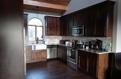Divide House | Convenient Locale in the Heart of Divide w/Magnificent Views, multi decks, BBQ