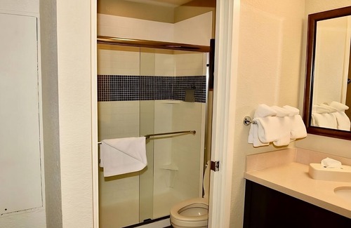 San Bruno Resort | Convenient Location! Pets Allowed, Onsite Pool, Parking, Free Breakfast