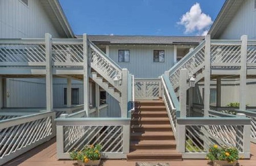 Saint Simons Heights Condo | Convenient location with tasteful decorated condo with many amenities