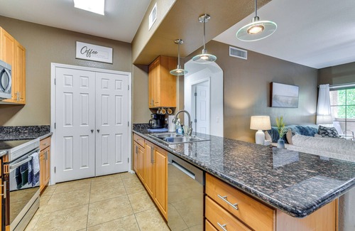 Parkwood Ranch Condo | Convenient Mesa Condo w/Pool & Hot Tub Access!