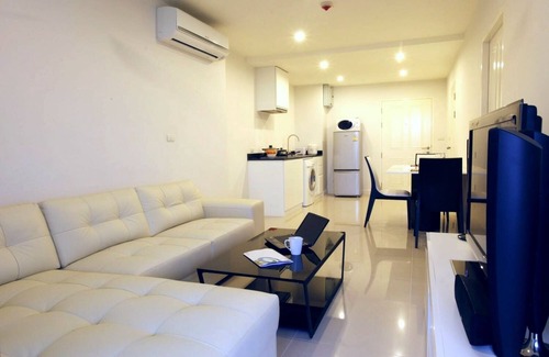 Patong Apartment | Convenient sea view apartment at The Unity