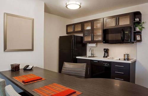 Westchase House | Convenient Stay! FREE Parking, Pets Allowed, Close to Alief Community Park!