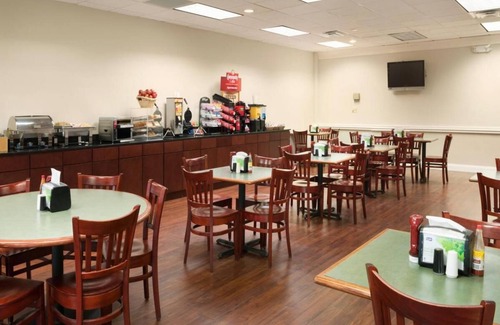 Tallahassee House | Convenient Stay in Florida! Free Parking! Near Edward Ball Wakulla Springs State