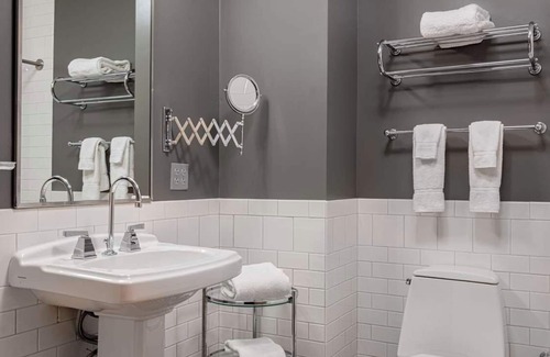 Downtown Columbus Hotel | Convenient Stay, Superb Location Downtown! Near Columbus Museum of Art