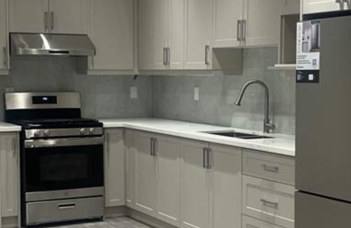 Highland Creek House | Convenient Suite