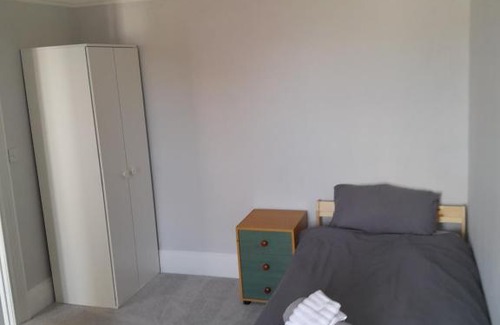 Pembroke Dock Apartment | Conveniently located, newly refurbished flat (sleeps 4)