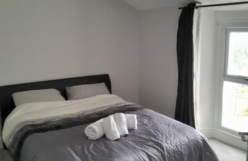 Pembroke Dock Apartment | Conveniently located, newly refurbished flat (sleeps 4)