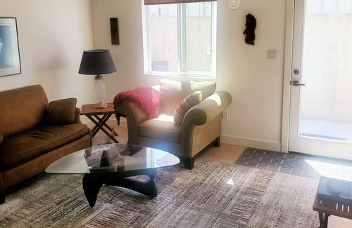 Duncan Apartment | Conveniently located guest suite in the heart of the Cowichan Valley.