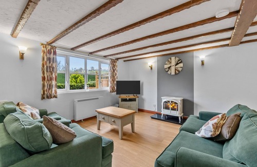 Saltash Cottage | Conveniently located to explore all that Cornwall and Devon have to offer