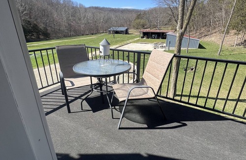 Bluffton House | Converted grain bin/silo guest house right on the Katy Trail.