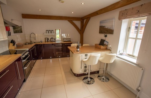 Yarmouth House | Converted Luxury Barn With Hot Tub