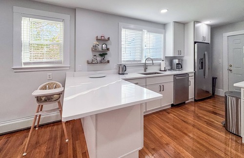 Newton Corner Apartment | Cool 4BR Condo, Close 2 City, NEWLY RENOVATED