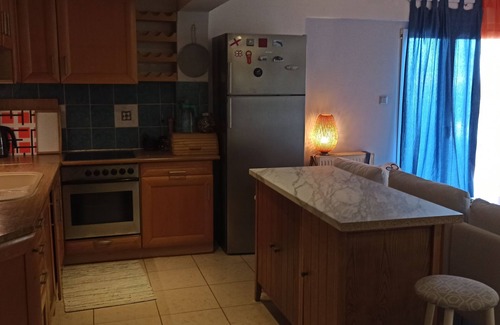 Kriopigi Apartment | Cool apartment with Long Sandy beaches just 6min drive. Free Wi Fi and Smart TV.