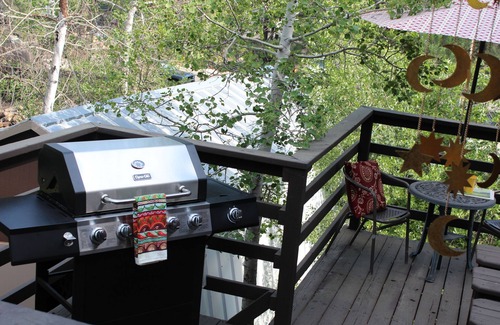 Mountainaire House | Cool Down in Mountainaire Manor > Hot Tub in the Pines w/Movie Theater