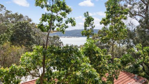 Pretty Beach Central Coast House | 'Coolcappa' by Accom Holidays